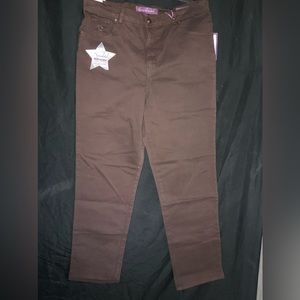 Brand New Gloria Vanderbilt Jeans  
~Size 14 
~14  Stretch Average
~Cotton